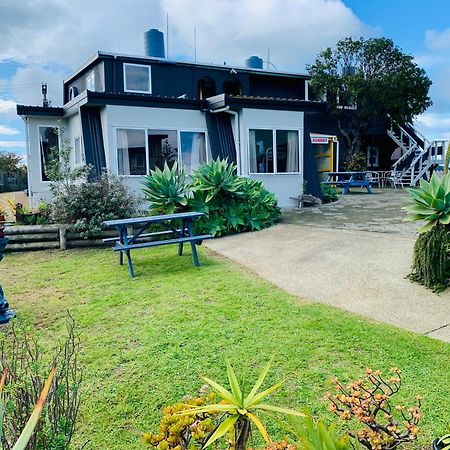 46Onbuffalo Motel Whitianga Exterior photo