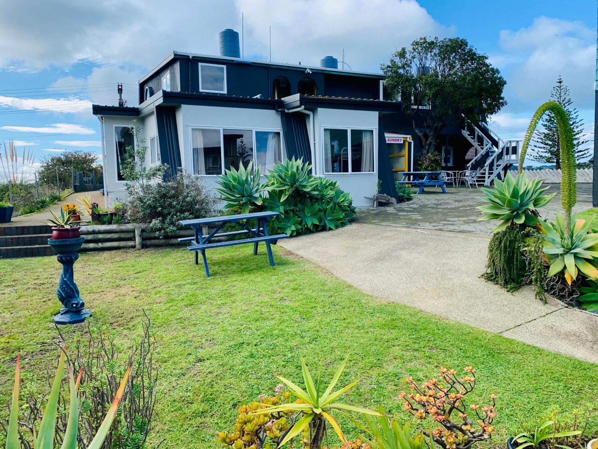 46Onbuffalo Motel Whitianga Exterior photo