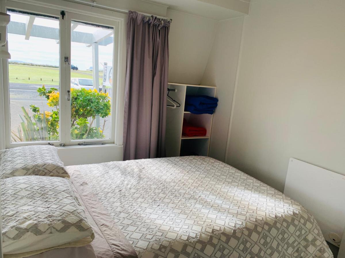 46Onbuffalo Motel Whitianga Exterior photo