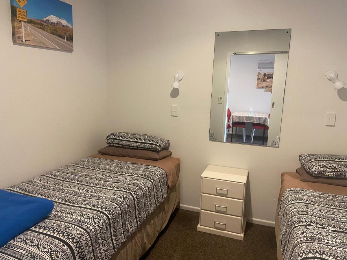 46Onbuffalo Motel Whitianga Exterior photo