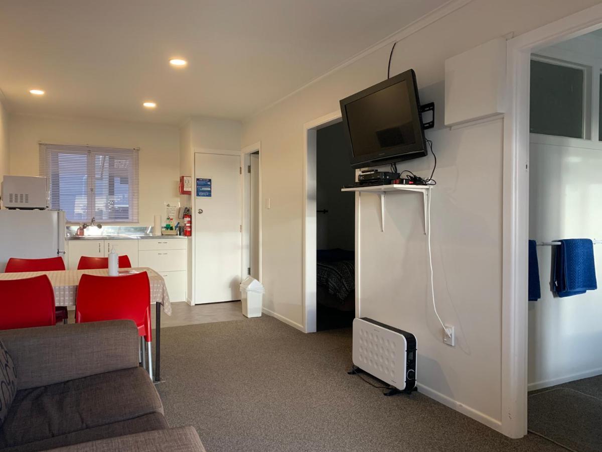46Onbuffalo Motel Whitianga Exterior photo