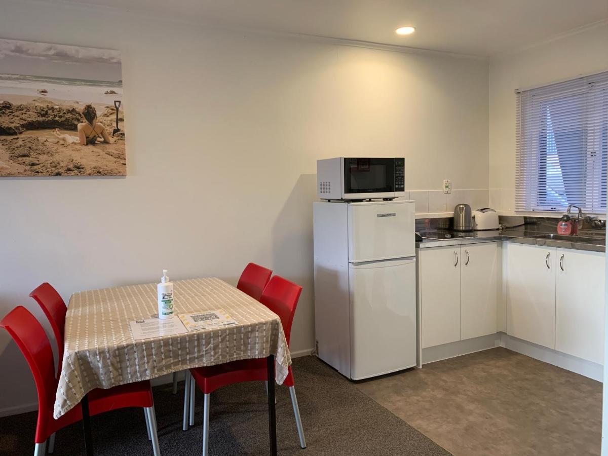 46Onbuffalo Motel Whitianga Exterior photo