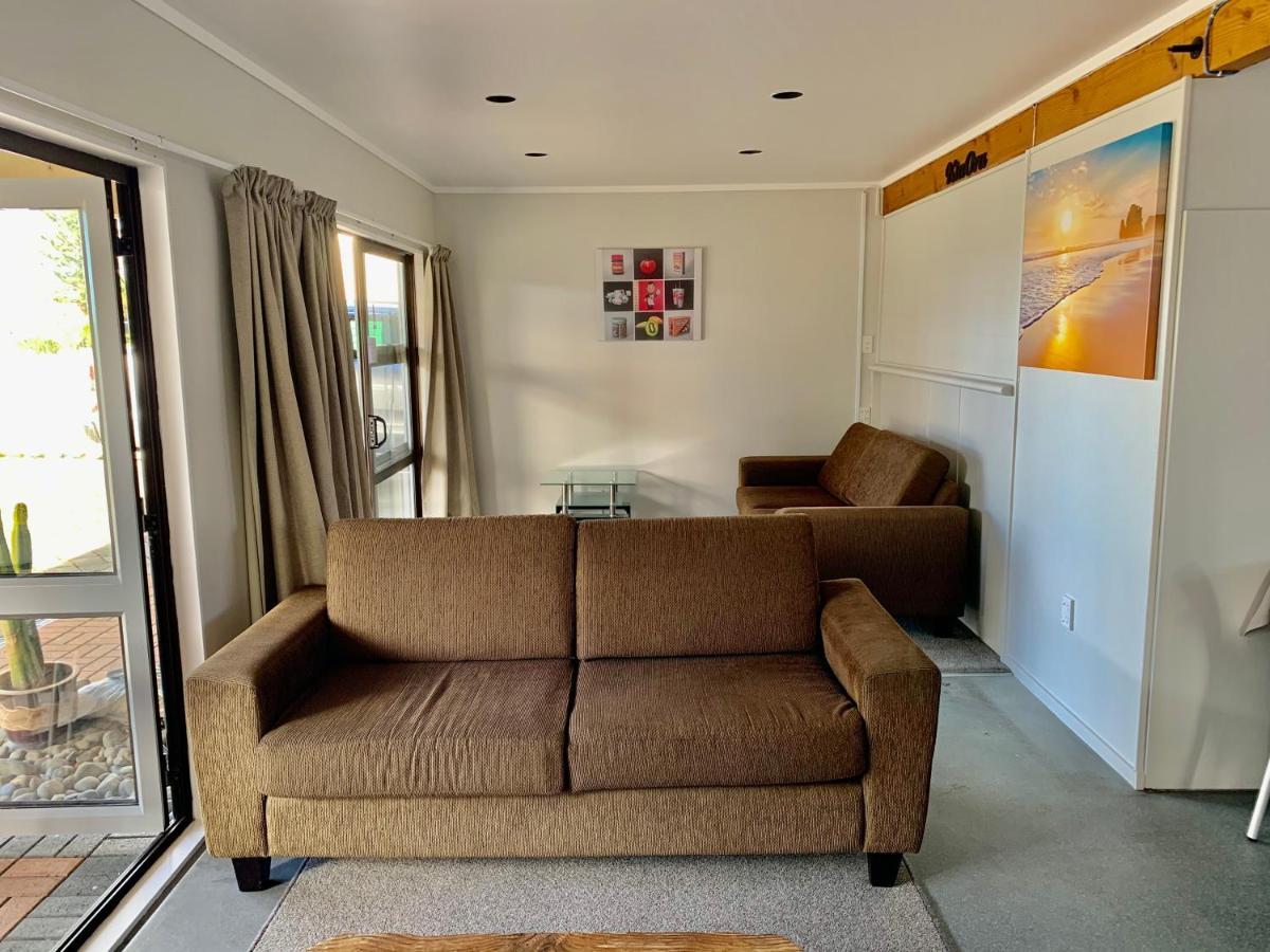 46Onbuffalo Motel Whitianga Exterior photo