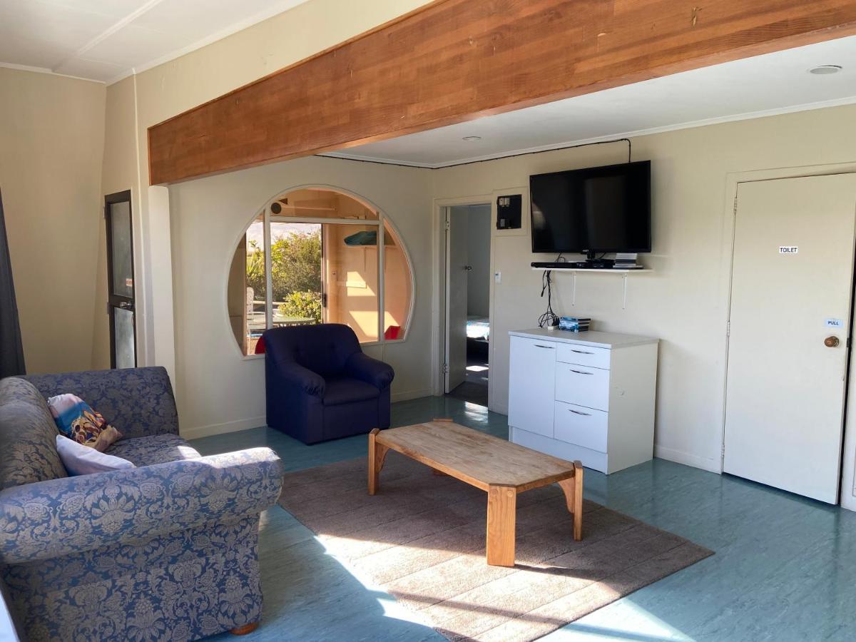 46Onbuffalo Motel Whitianga Exterior photo
